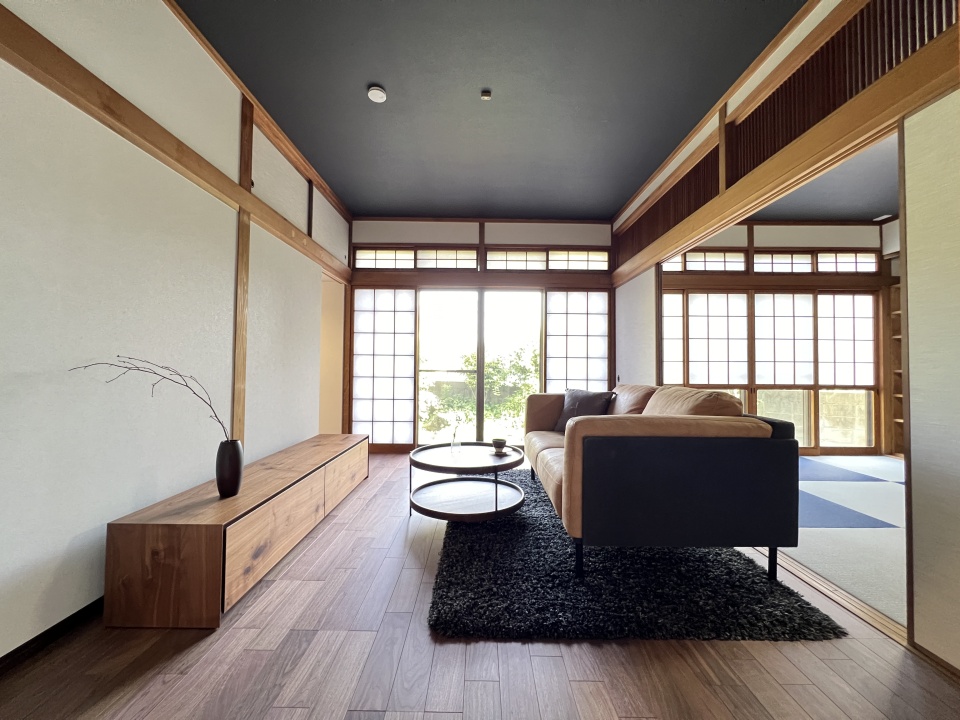 美しい採光が訪れた人に感動を与える和モダンリノベーション